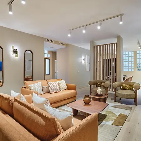 Center Of By Prestige Paris